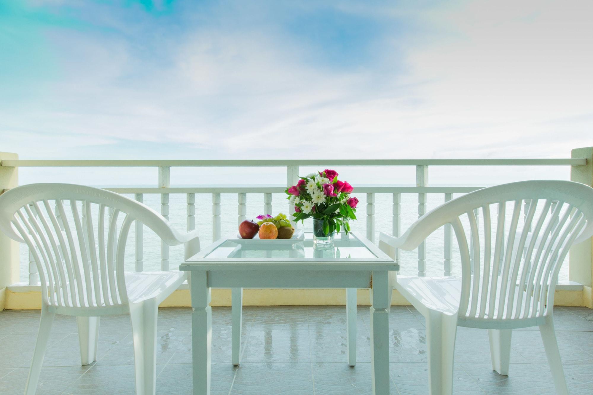 Royal Phala Cliff Beach Resort Ban Chang  Exterior foto