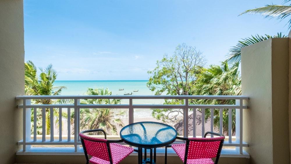 Royal Phala Cliff Beach Resort Ban Chang  Exterior foto
