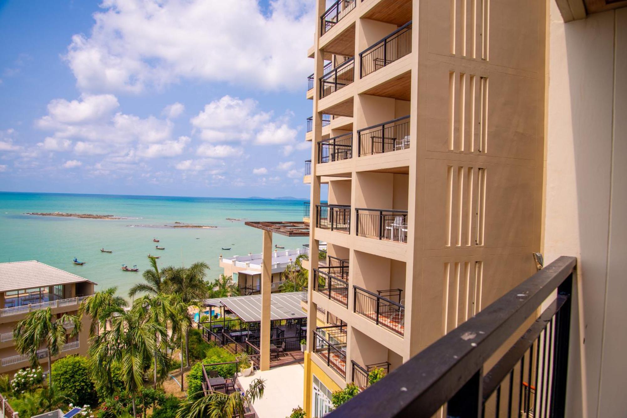 Royal Phala Cliff Beach Resort Ban Chang  Exterior foto