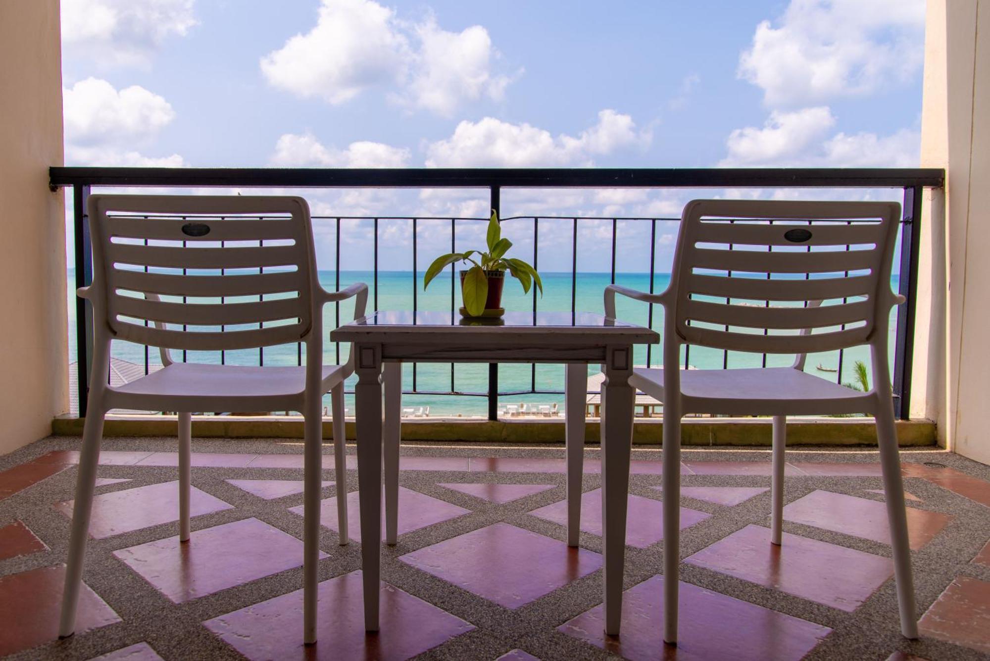 Royal Phala Cliff Beach Resort Ban Chang  Exterior foto